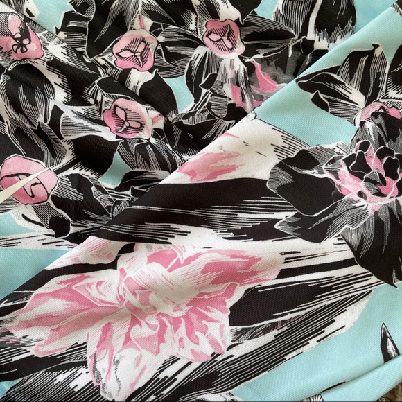 NIKE FLORAL PRINT PATTERN WOMENS TRACK JACKET SIZE XL FULL ZIP BLUE BLACK PINK N - Picture 5 of 8